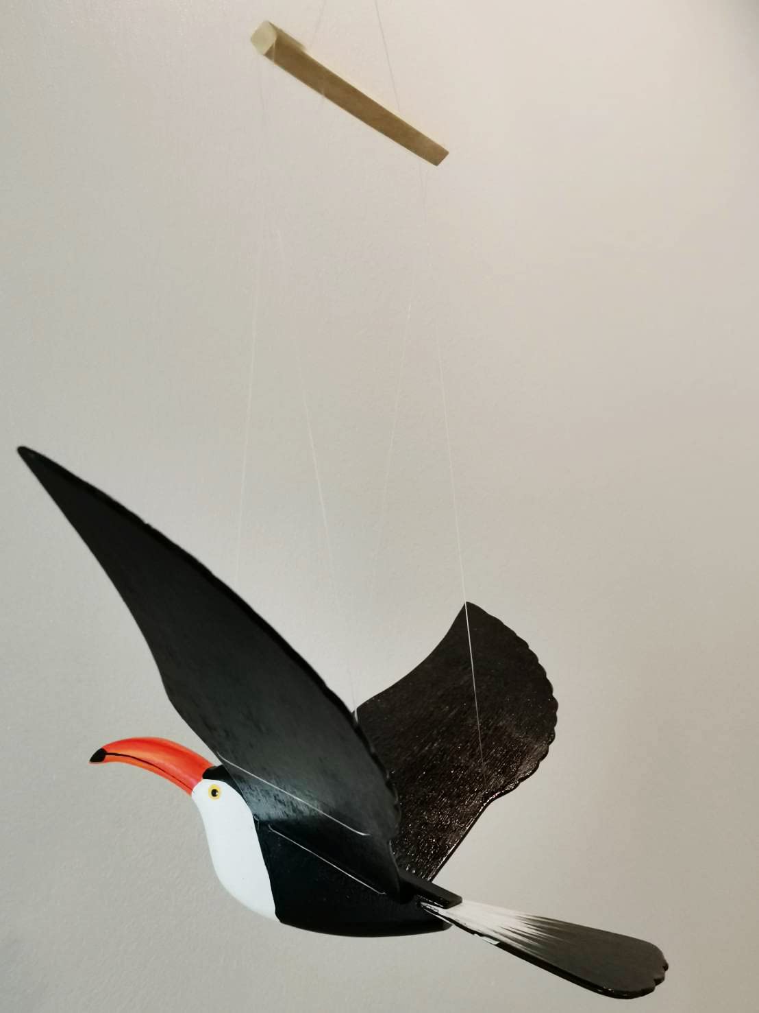 WitnyStore Wooden Flapping Wing Toucan Mobile 24 Inch Decor