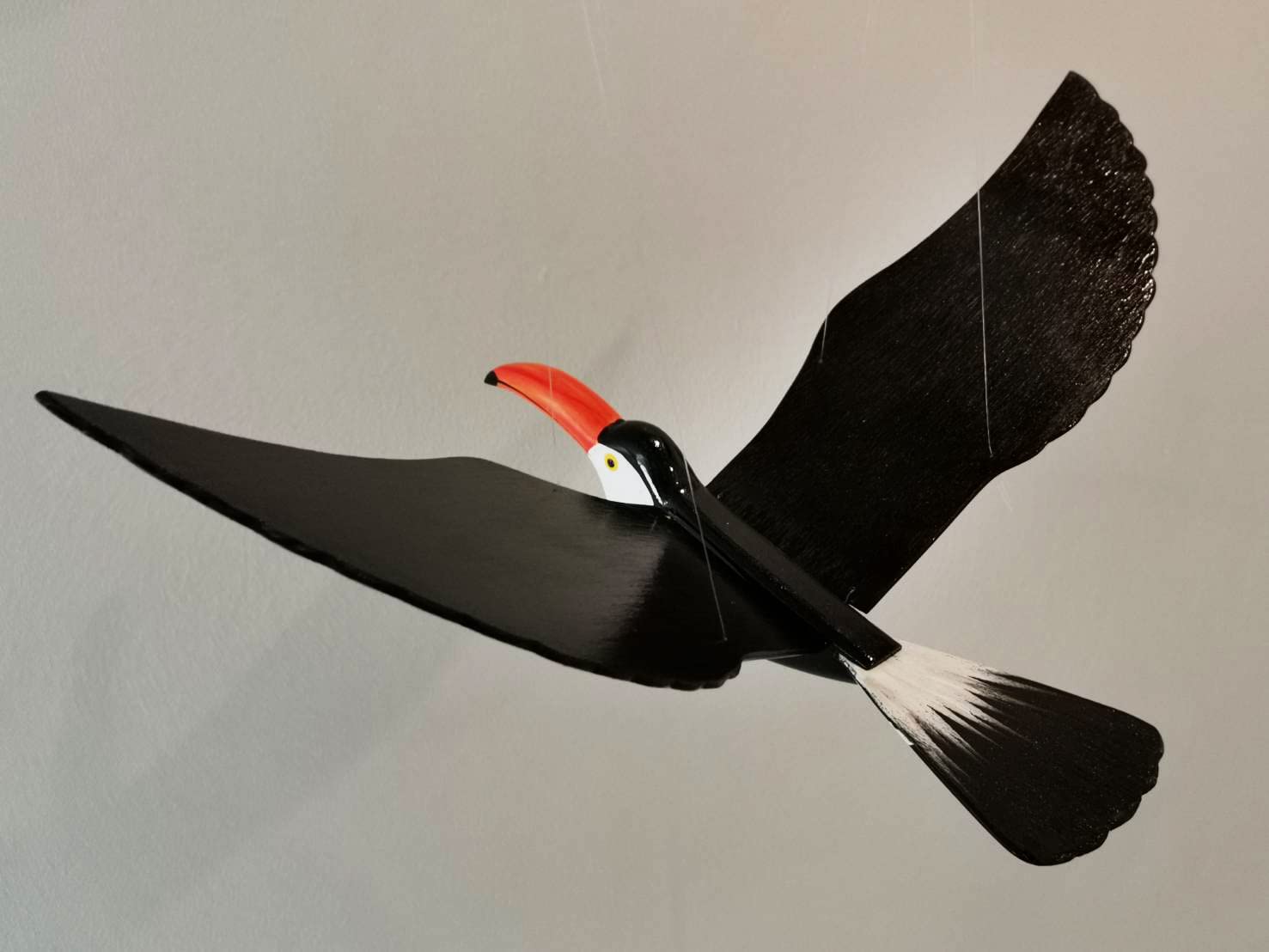 WitnyStore Wooden Flapping Wing Toucan Mobile 24 Inch Decor
