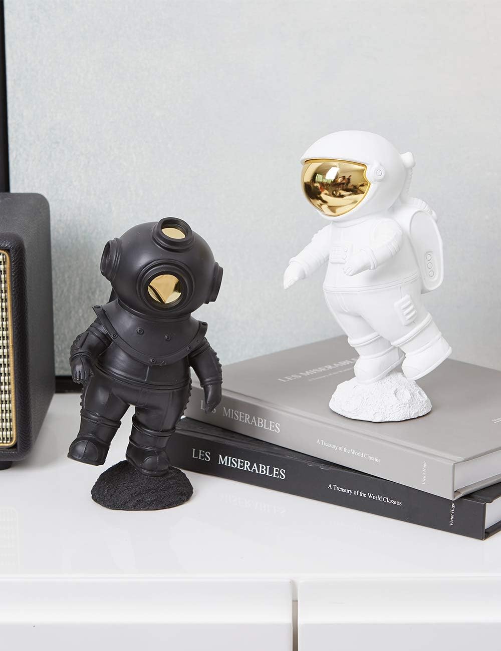 HAUCOZE Astronaut Sculpture Modern Art Statue Table Centerpiece