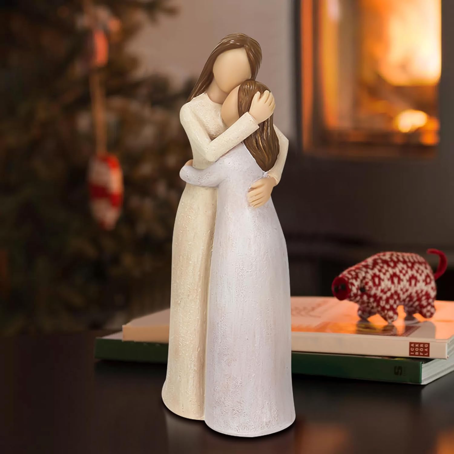 Mother and Daughter Figurines Heartwarming Resin Sculpted Hand-Painted Decoration
