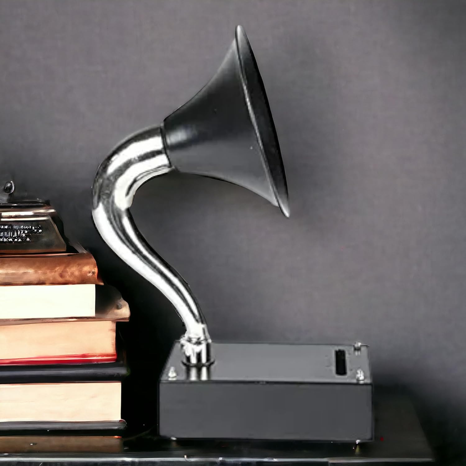 Antique Style Gramophone Speaker for iPhone Home Decor