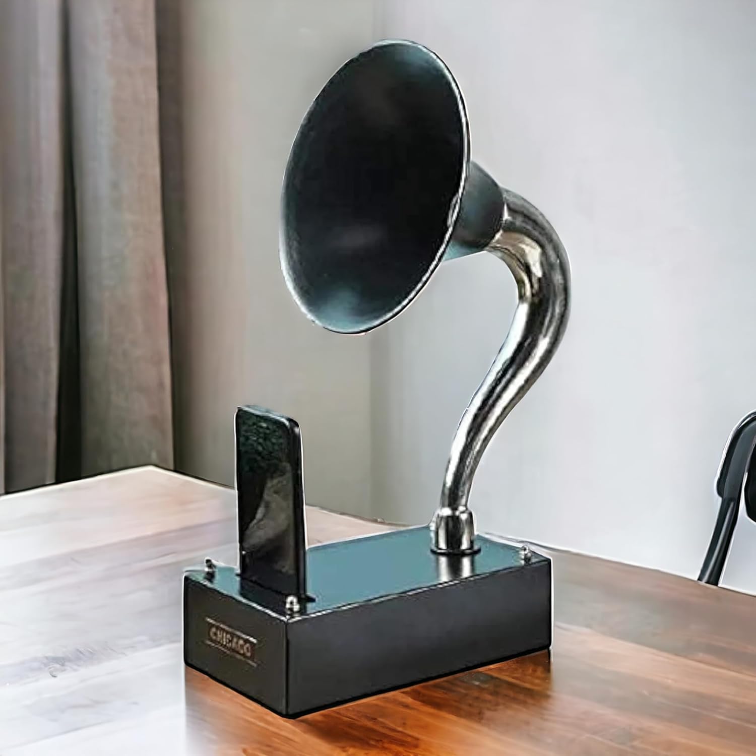 Antique Style Gramophone Speaker for iPhone Home Decor